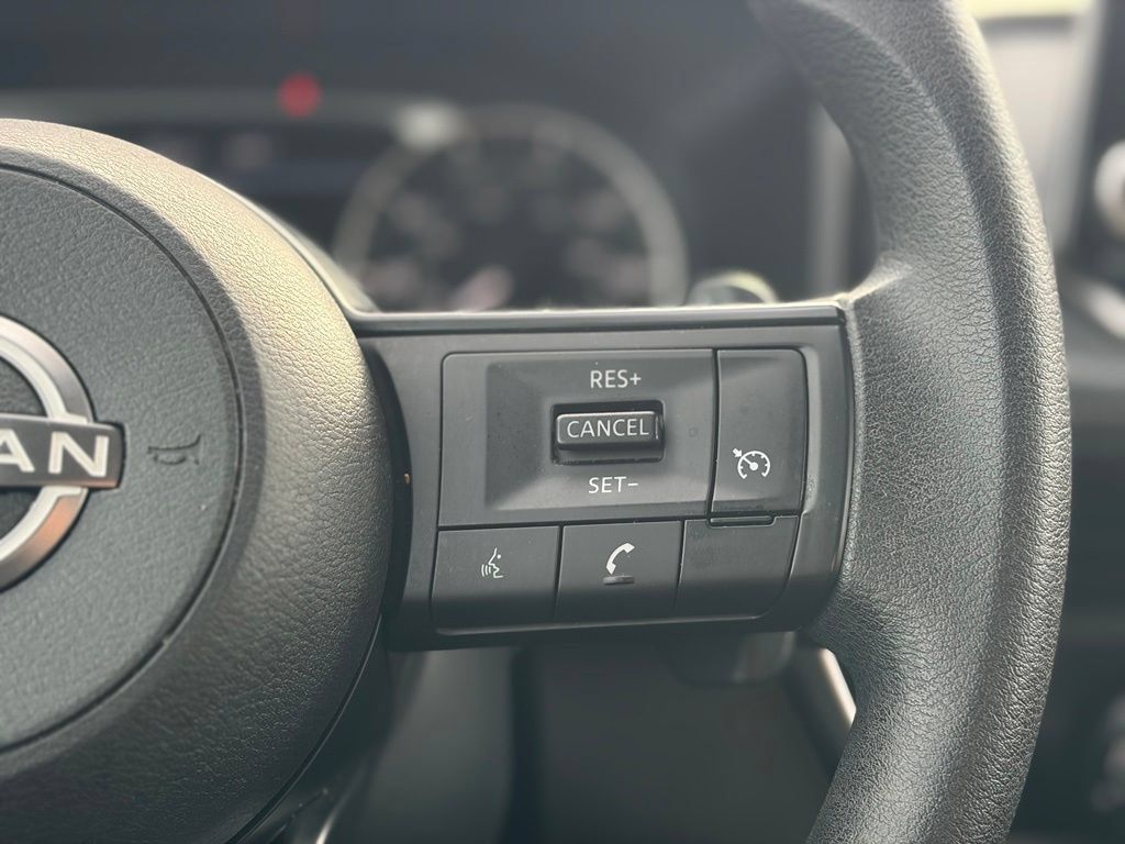 Used 2024 Nissan Rogue S AWD/4WD image 22