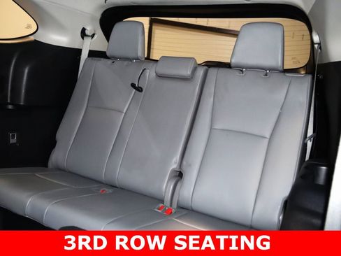 Used 2021 Toyota Highlander Platinum image 17