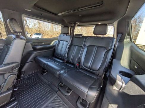 Used 2023 Jeep Wagoneer Series III w/ Premium Group I image 30