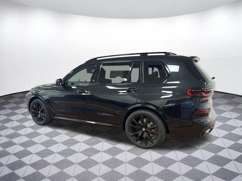 Used 2026 BMW X7 xDrive40i w/ M Sport Package image 3