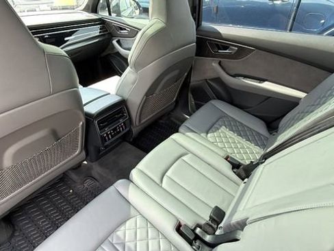 Used 2021 Audi SQ7 Premium Plus w/ Driver Assistance Package AWD/4WD image 37