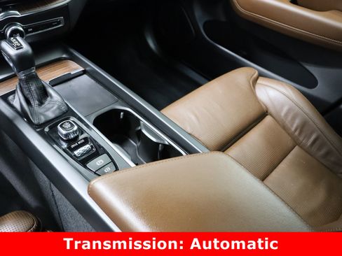 Used 2021 Volvo XC60 T5 Inscription w/ Advanced Package image 17
