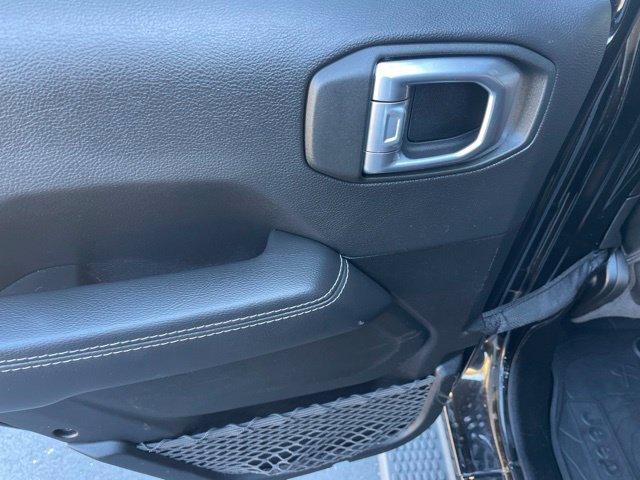 Used 2022 Jeep Wrangler Unlimited Sahara w/ Cold Weather Group AWD/4WD image 59