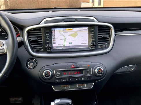 Used 2019 Kia Sorento SX image 7