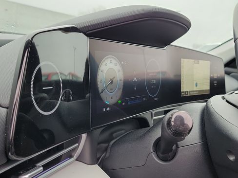 Used 2023 Hyundai Elantra Limited w/ Cargo Package image 20