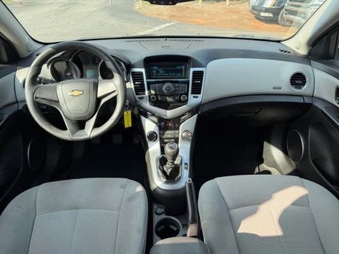 Used 2011 Chevrolet Cruze Eco image 9