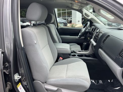 Used 2012 Toyota Tundra 4x4 CrewMax w/ SR5 Pkg image 25