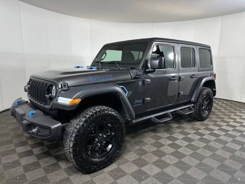 Used 2024 Jeep Wrangler Unlimited image 7