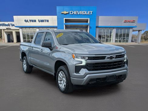 Used 2024 Chevrolet Silverado 1500 RST image 3
