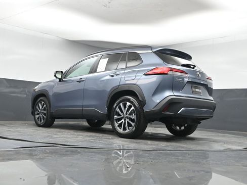 Used 2023 Toyota Corolla Cross XLE image 28
