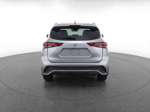 Certified 2025 Toyota Highlander XSE image 4