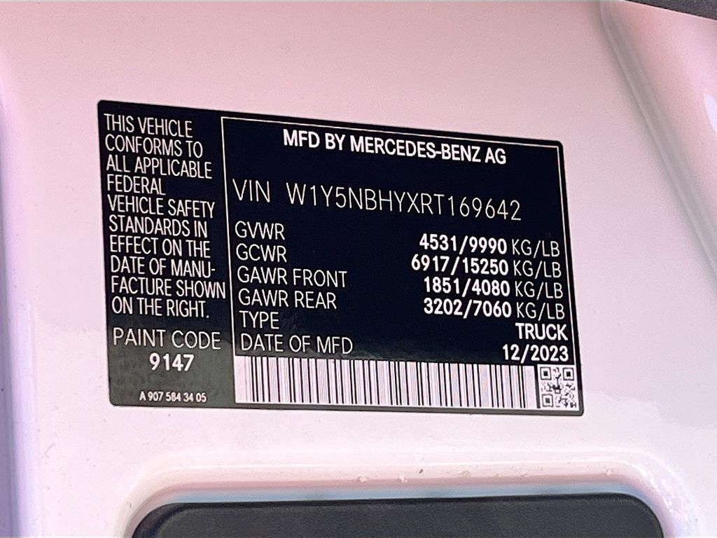 Used 2024 Mercedes-Benz Sprinter 3500 image 28