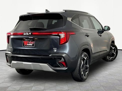 Used 2025 Kia Seltos EX AWD/4WD image 6