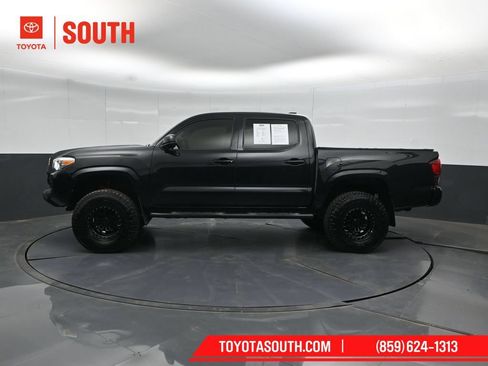 Used 2022 Toyota Tacoma SR AWD/4WD image 7