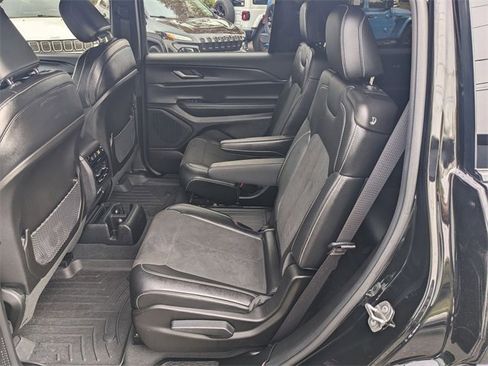 Certified 2023 Jeep Grand Cherokee L Laredo image 9