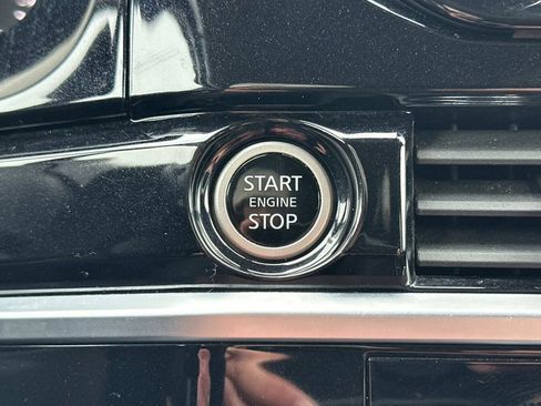 Used 2024 Nissan Pathfinder SV image 23