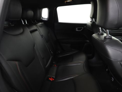 Used 2025 Jeep Compass Trailhawk image 12