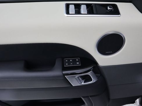 Used 2022 Land Rover Range Rover Sport HSE Silver Edition image 24