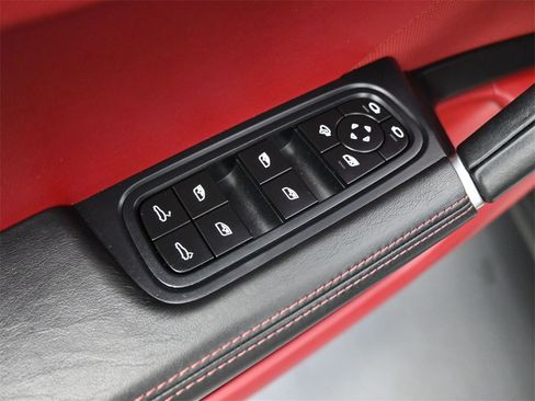 Used 2022 Porsche Cayenne S image 4