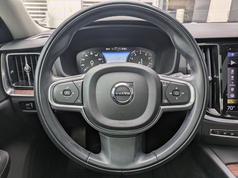 Used 2022 Volvo S60 B5 Momentum FWD image 12