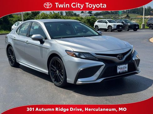 Used 2024 Toyota Camry XSE FWD image 1