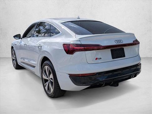 Used 2024 Audi Q8 e-tron Prestige image 8