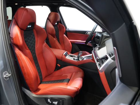 Used 2025 BMW X5 M Competition w/ Executive Package image 33