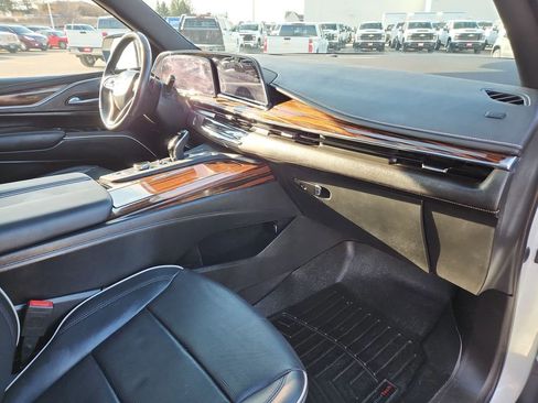 Certified 2023 Cadillac Escalade ESV Premium Luxury AWD/4WD image 53