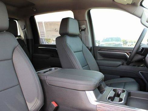 New 2025 GMC Sierra 2500 SLT w/ SLT Premium Package image 16