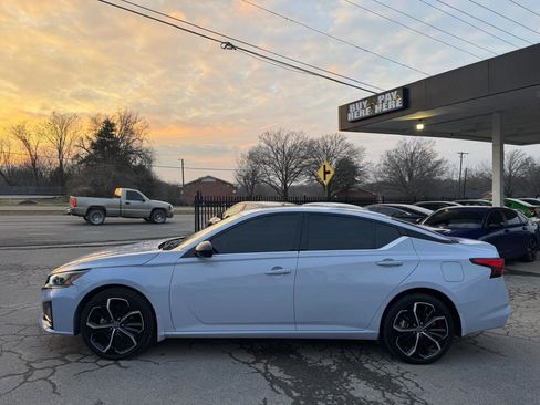 Used 2024 Nissan Altima 2.5 SR w/ SR Premium Package image 4