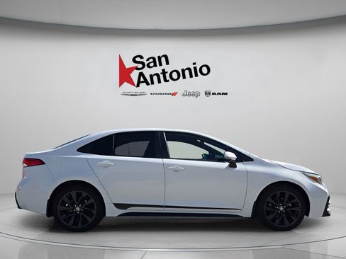 Used 2024 Toyota Corolla SE FWD image 9
