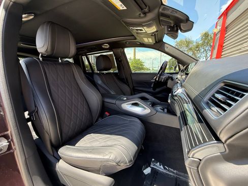 Used 2024 Mercedes-Benz Maybach GLS 600 4MATIC image 40