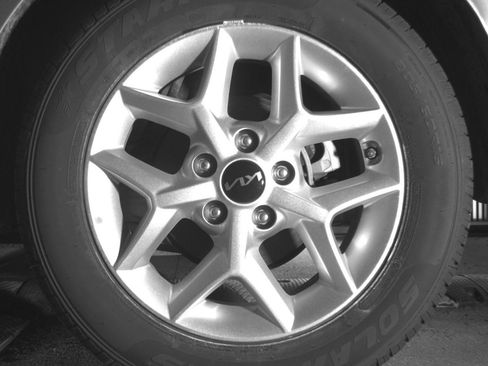 Used 2025 Kia Soul LX w/ LX Technology Package FWD image 21