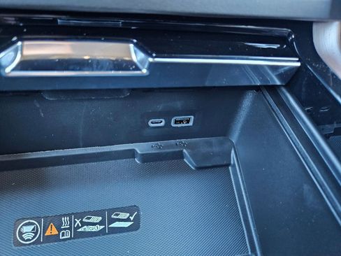 New 2026 GMC Yukon Denali w/ Sun & Power Step Package image 19