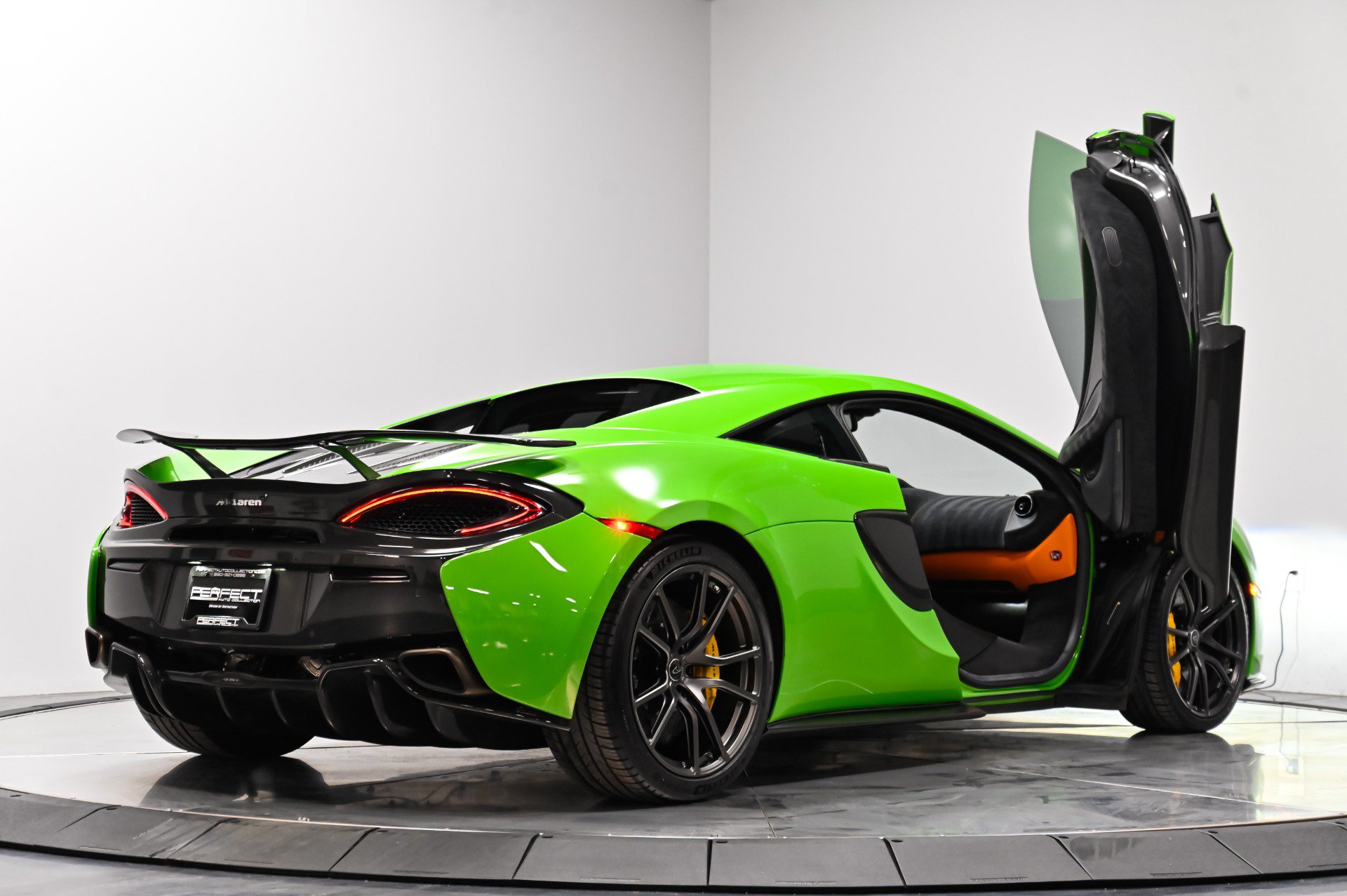 Used 2016 McLaren 570S Coupe RWD image 47