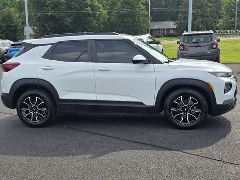 Used 2021 Chevrolet TrailBlazer ACTIV w/ Convenience Package image 2
