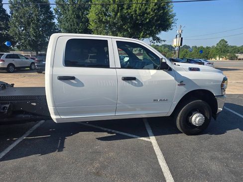 Used 2022 RAM 3500 Tradesman w/ Chrome Appearance Group RWD image 7