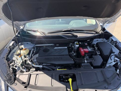 Used 2025 Nissan Rogue SV FWD image 33