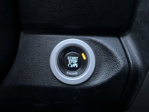 Used 2016 RAM 1500 Laramie w/ Convenience Group image 17