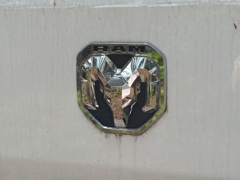 Used 2025 RAM ProMaster 2500 w/ Convenience Group FWD image 11