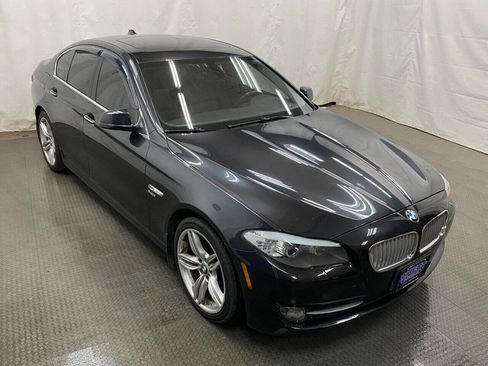 Used 2011 BMW 550i xDrive Sedan image 2
