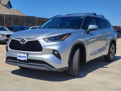 Used 2021 Toyota Highlander XLE