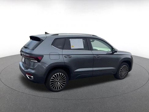 Used 2025 Volkswagen Taos SE image 14