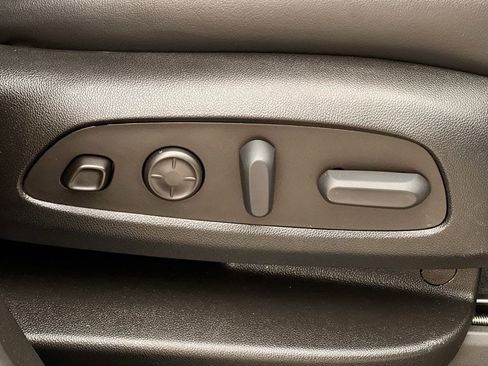 Used 2023 Buick Enclave Avenir image 28