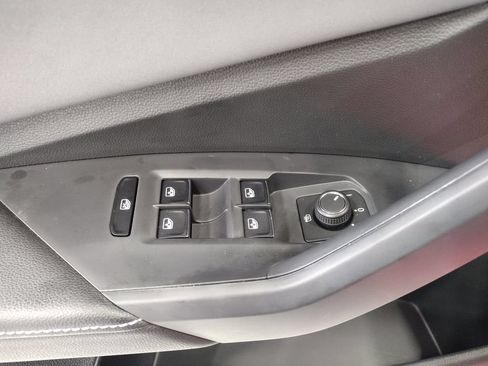 New 2026 Volkswagen Jetta SE FWD image 17