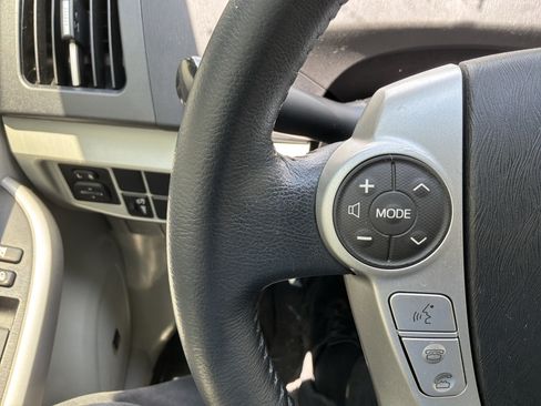 Used 2014 Toyota Prius Four FWD image 19