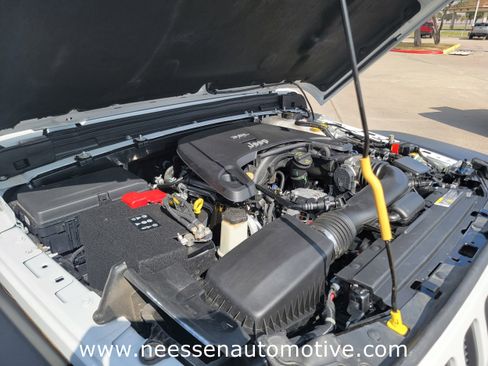 Used 2019 Jeep Wrangler Unlimited Rubicon image 33