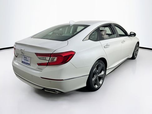 Used 2018 Honda Accord Touring image 5