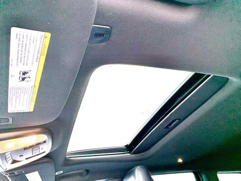 Used 2018 Jeep Grand Cherokee Limited image 18