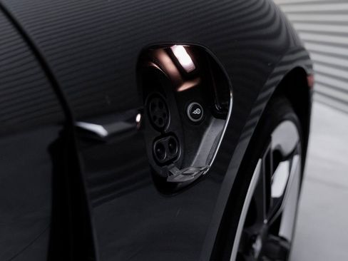 New 2025 Porsche Taycan 4S AWD/4WD image 33